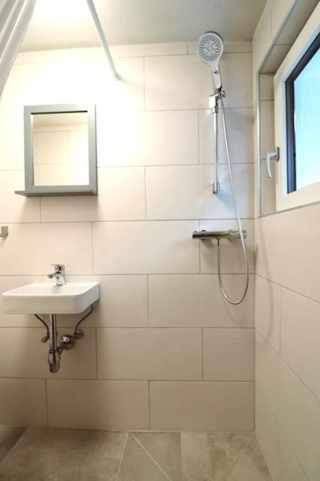 Schickes Zimmer Mit Top-Ausstattung In Idealer Lage Feldkirch Eksteriør bilde